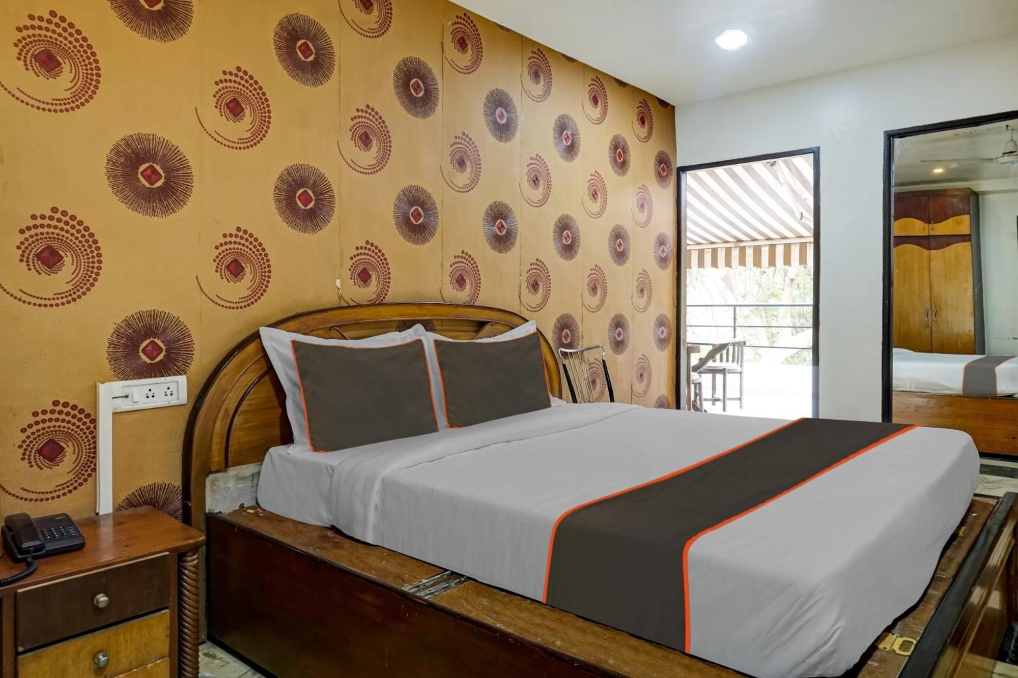 Hotel Galaxy Residency Kalyani Nagar Pune Extérieur photo