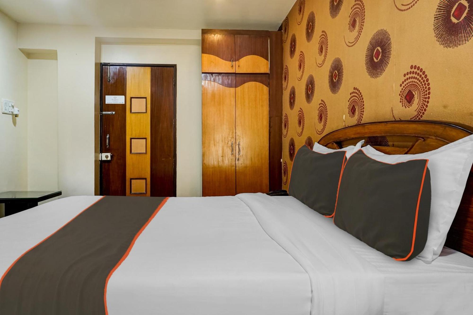 Hotel Galaxy Residency Kalyani Nagar Pune Extérieur photo